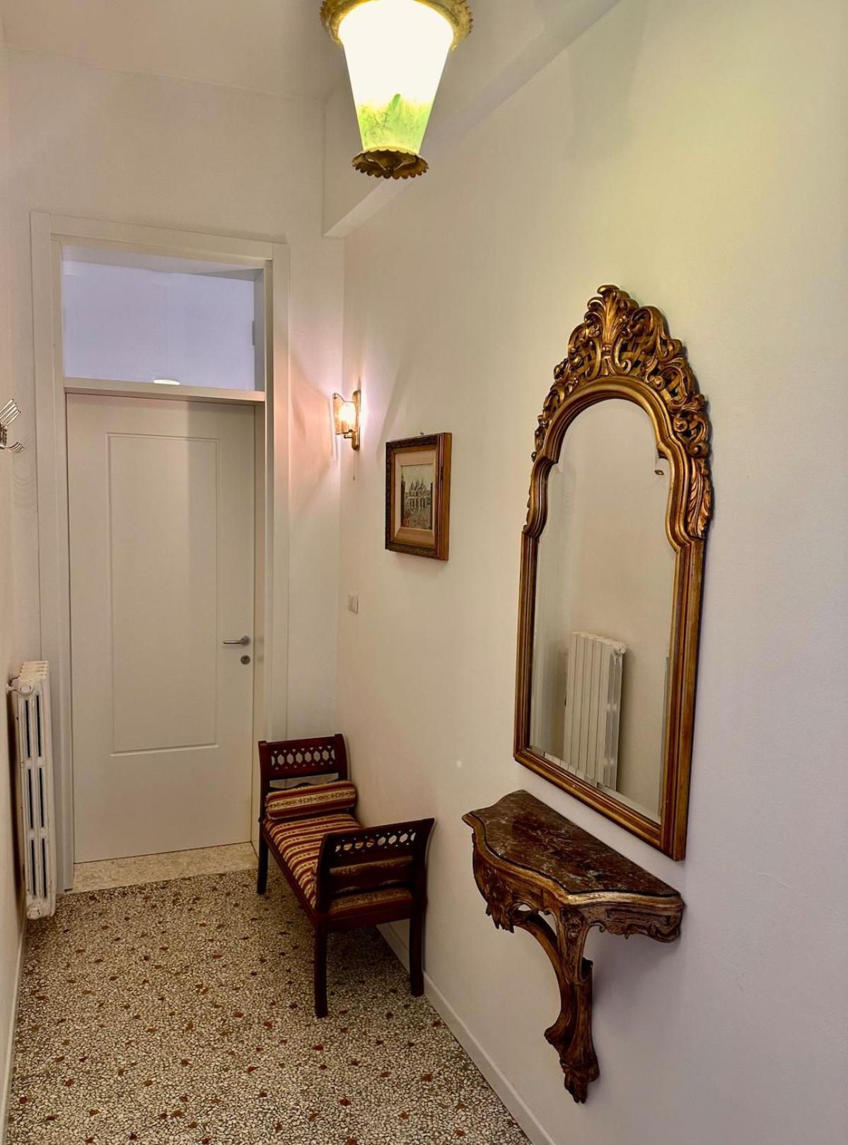 Campo San Polo Canal View Apartament