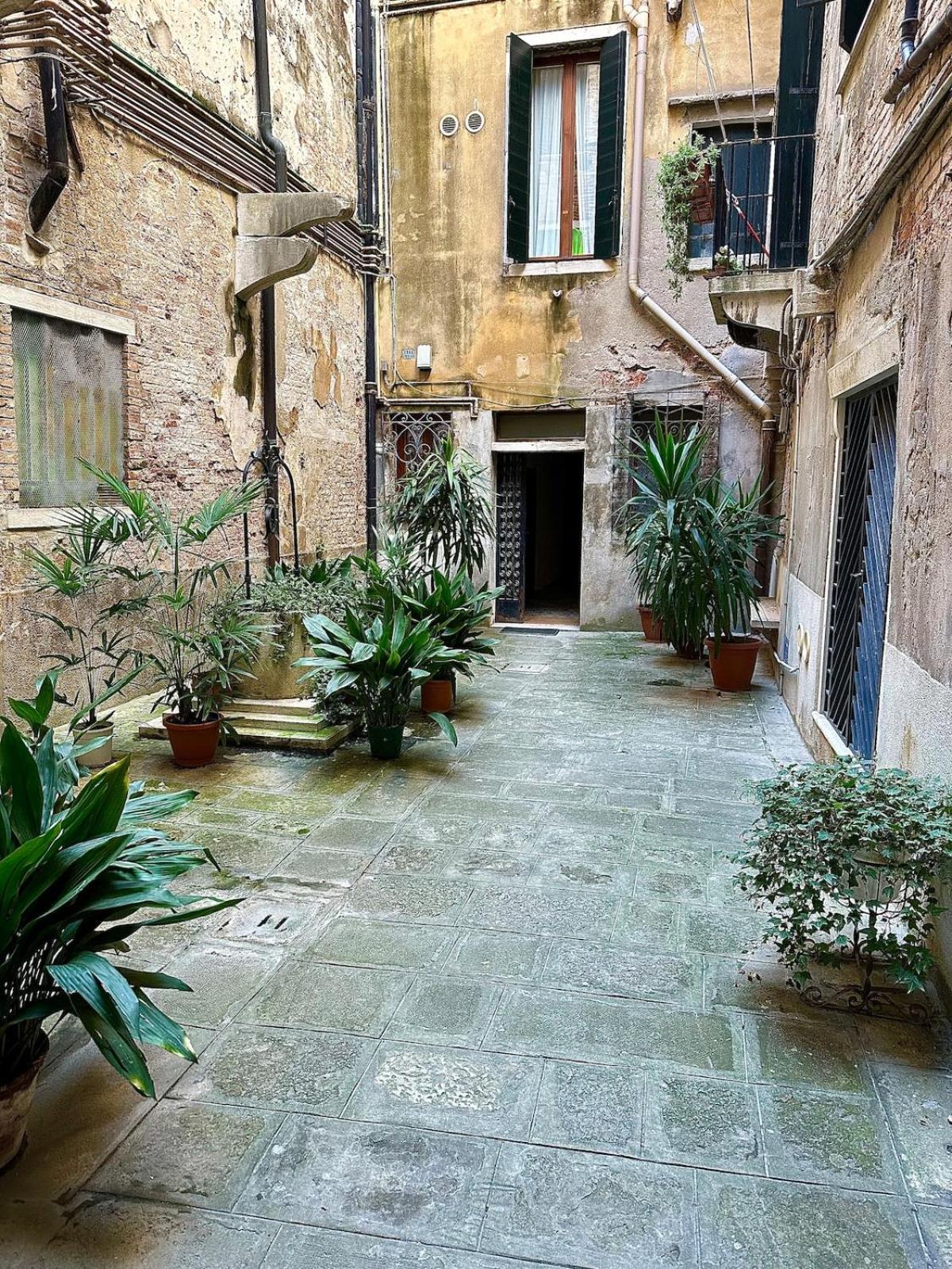 Apartament Campo San Polo Canal View *