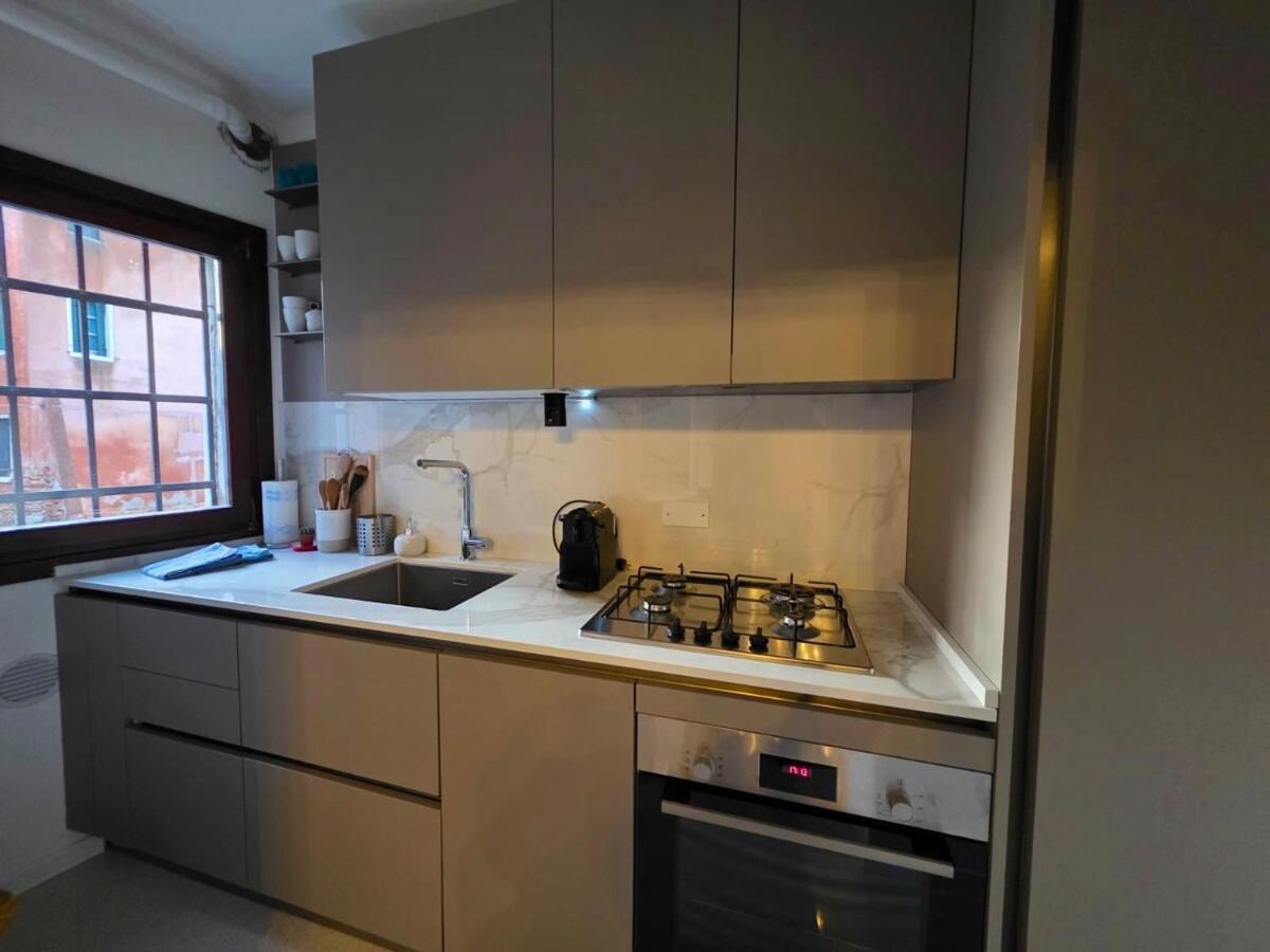 Campo San Polo Canal View Apartament Wenecja